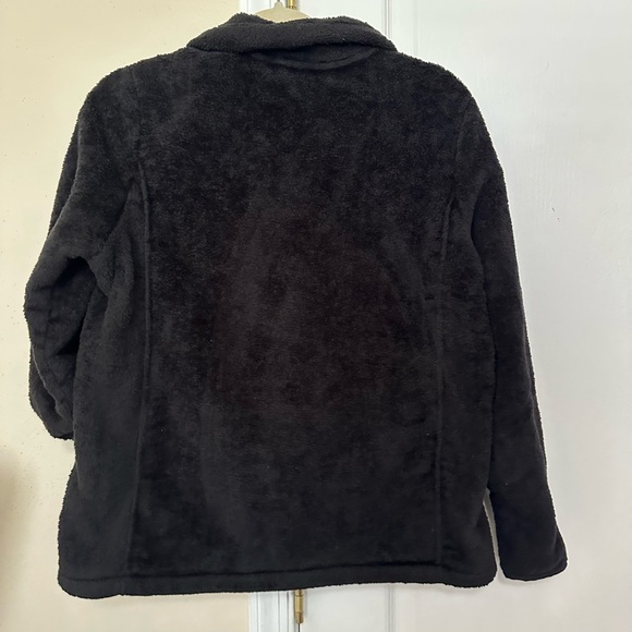 Lands' End Cosy Black Fleece Pullover with Front Pouch Pocket and Snap V-Neck - Picture 4 of 9